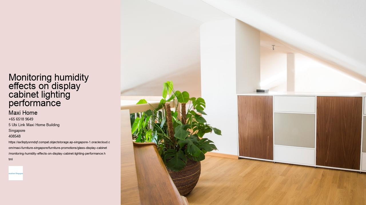 Monitoring humidity effects on display cabinet lighting performance